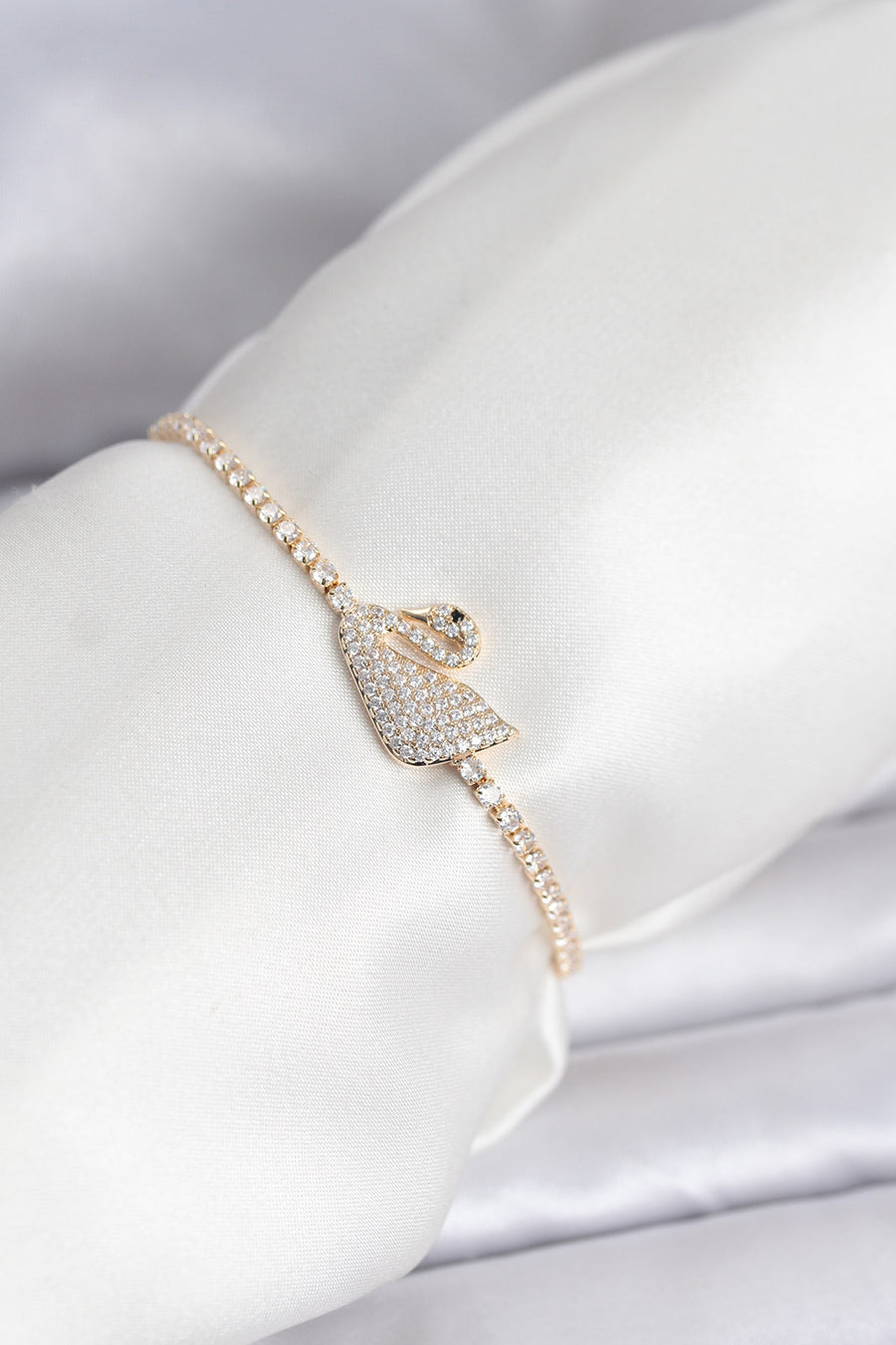 Kuğu Model Zirkon Taşlı Gold Renk Asansörlü Su Yolu Bileklik